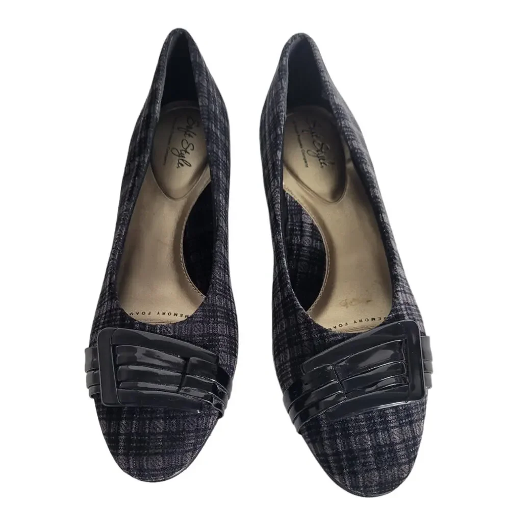 Soft Style Women's Hush Puppies Company Black Velvet Plaid Pumps Slip On Size 8N